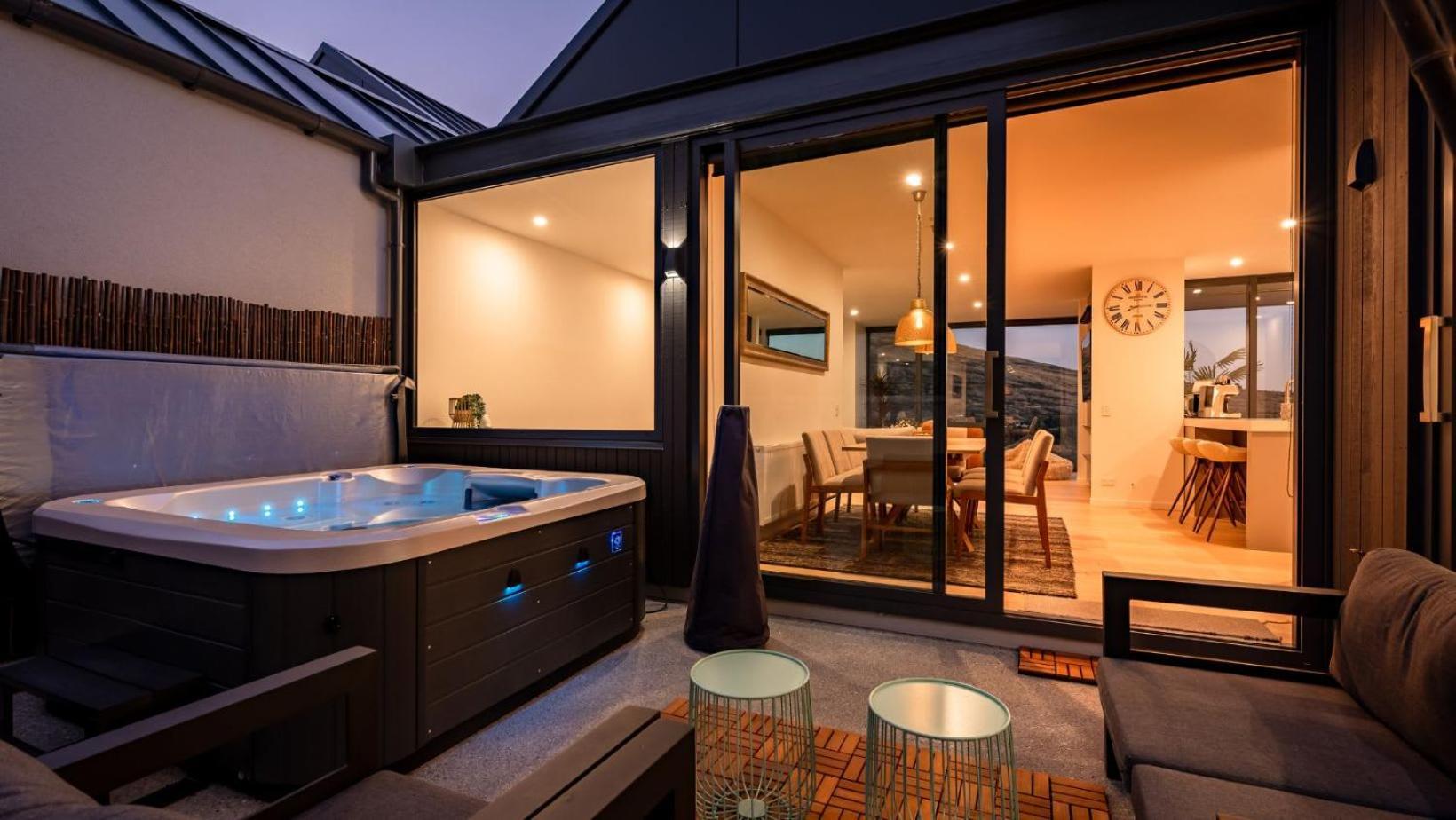 The Tiers- Hot Tub- Ac- Bbq- Free Parking Villa Queenstown Exterior foto